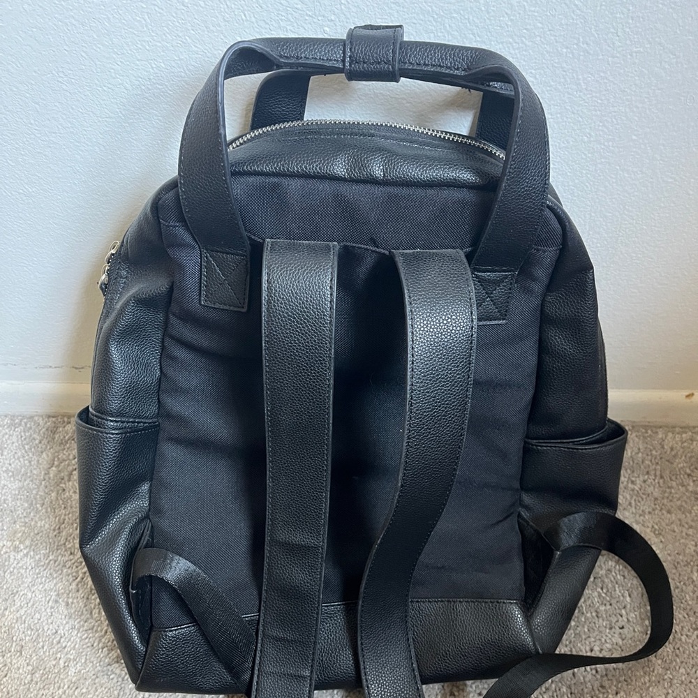 Mickey Mouse Icon Flair Backpack – Black
 with Keychain. - Picture 3 of 7